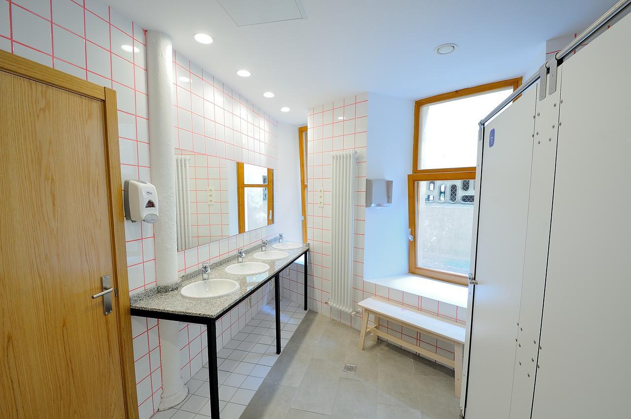 Egunon Bilbao Hostel Екстериор снимка