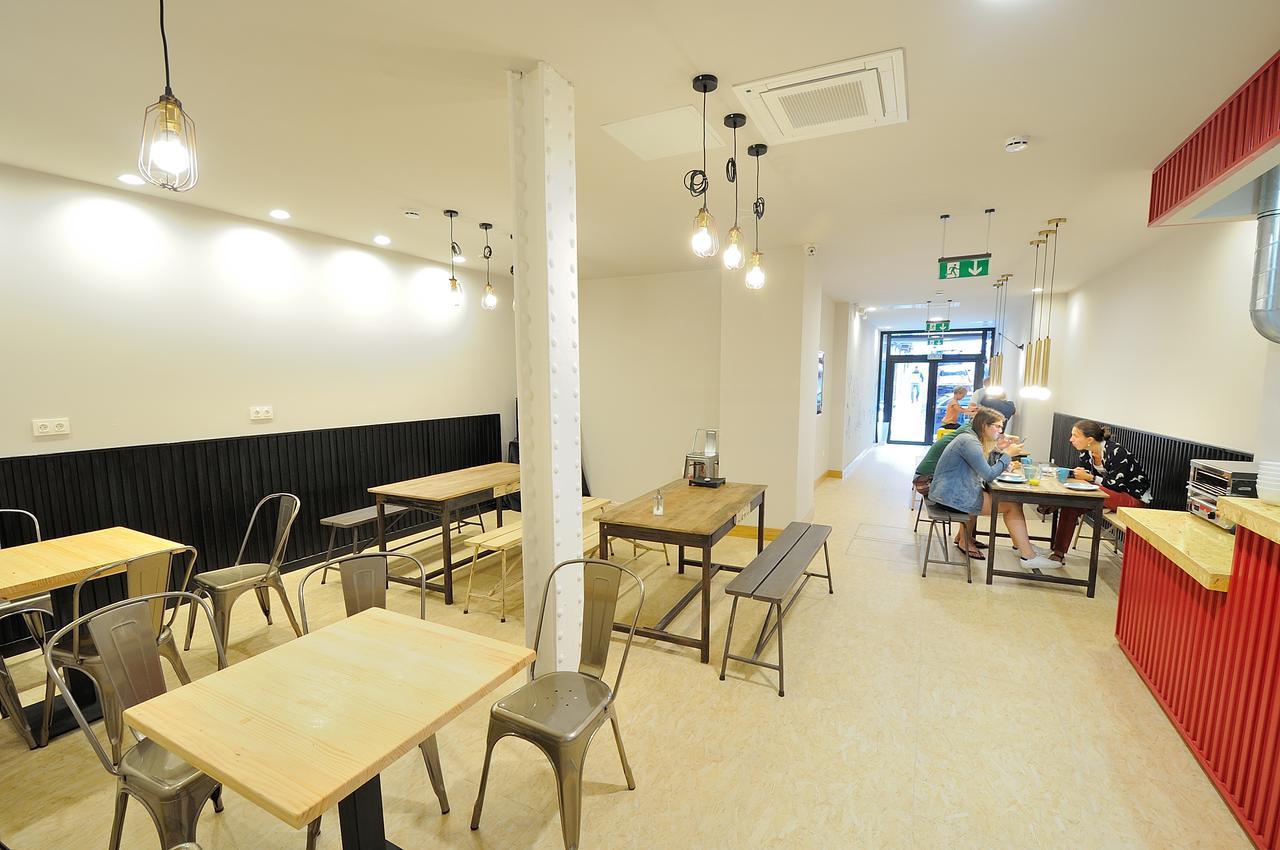 Egunon Bilbao Hostel Екстериор снимка